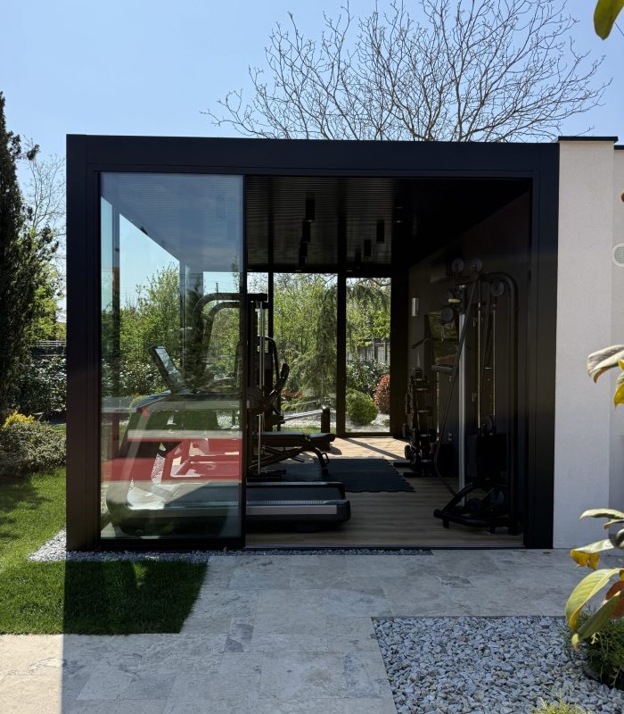 Pergolă Biofix și închidere cu sticlă – Timișoara | Sală de sport acasă