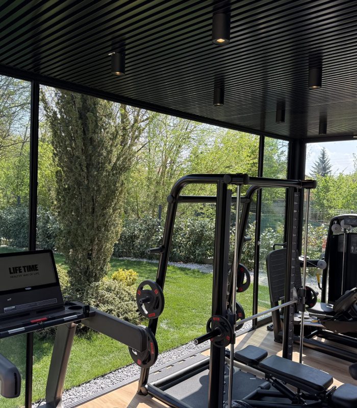 Pergolă Biofix și închidere cu sticlă – Timișoara | Sală de sport acasă