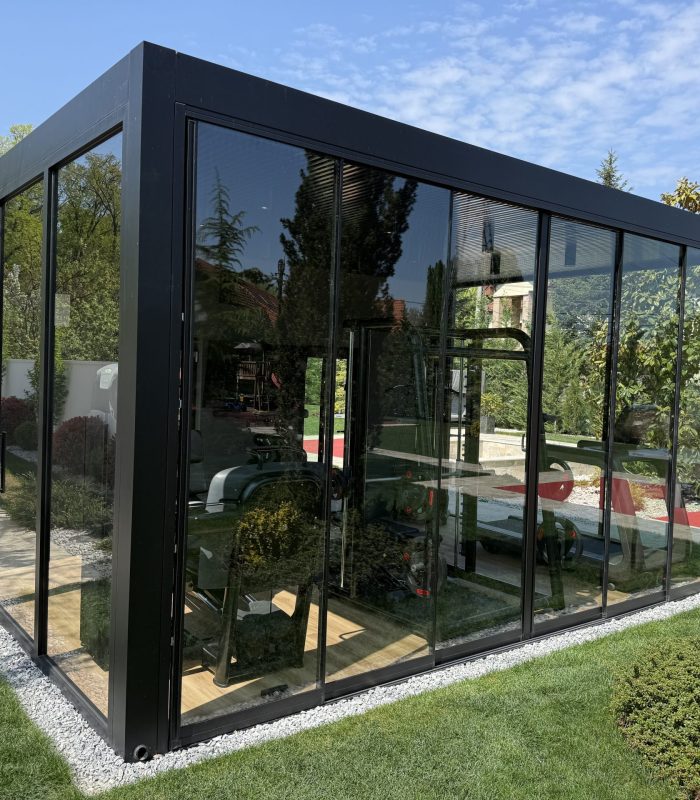 Pergolă Biofix și închidere cu sticlă – Timișoara | Sală de sport acasă