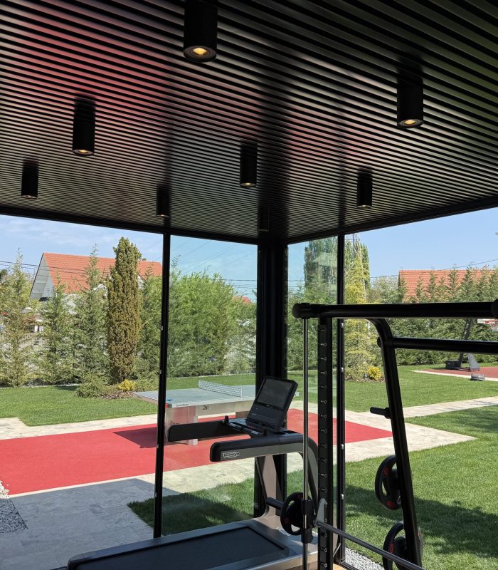 Pergolă Biofix și închidere cu sticlă – Timișoara | Sală de sport acasă