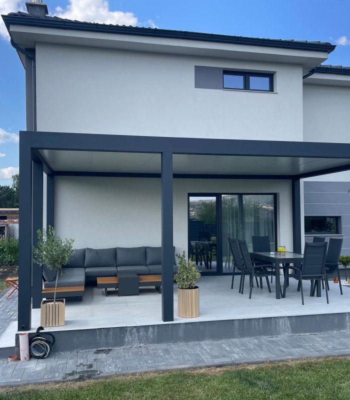 Pergolă fixă din aluminiu cu prindere ascunsă în Cluj